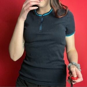 Classy blue tee shirt sweater 🖤💙​​​​​​​​​​​​​​​​​​​​​